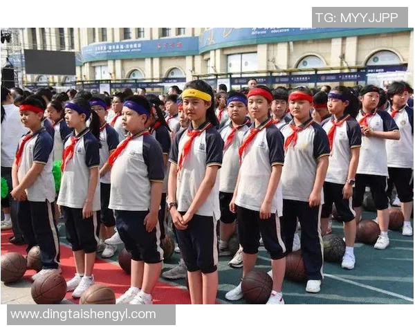 武汉街舞队在滑板精英赛中的崛起与成长历程全景揭秘 武汉街舞队在滑板精英赛中的崛起与成长历程全景揭秘