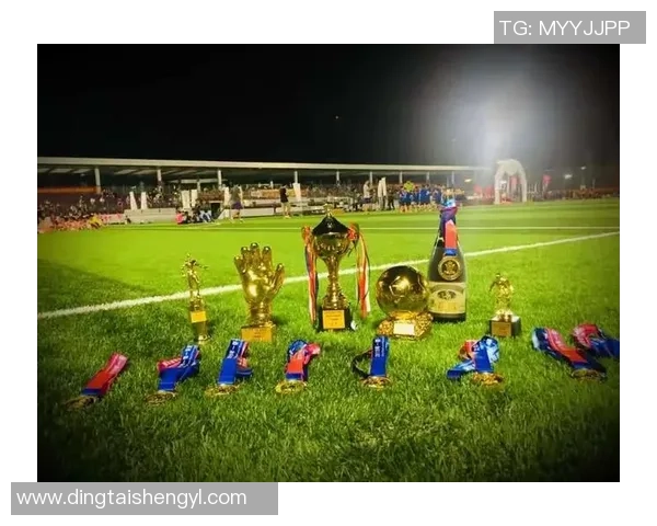 塞缪尔足球:探索这项运动背后的激情与梦想,感受团队合作的力量与魅力 塞缪尔足球:探索这项运动背后的激情与梦想,感受团队合作的力量与魅力