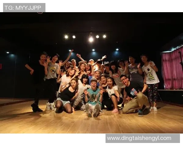 南京极限运动嘉年华精彩回顾街舞队耐力表现引人瞩目 南京极限运动嘉年华精彩回顾街舞队耐力表现引人瞩目